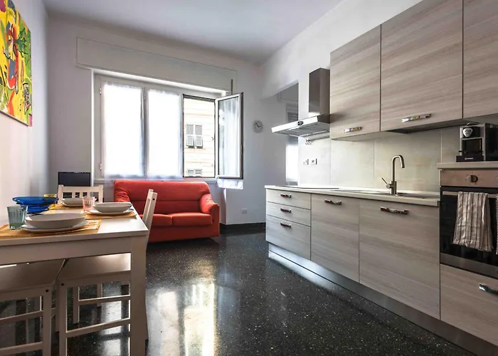 A Due Passi Dall'acquario Parking Free 제노바