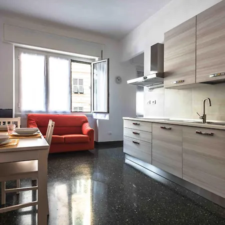 A Due Passi Dall'acquario Parking Free جنوة