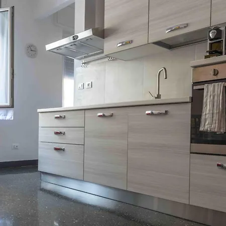 A Due Passi Dall'acquario Parking Free * جنوة